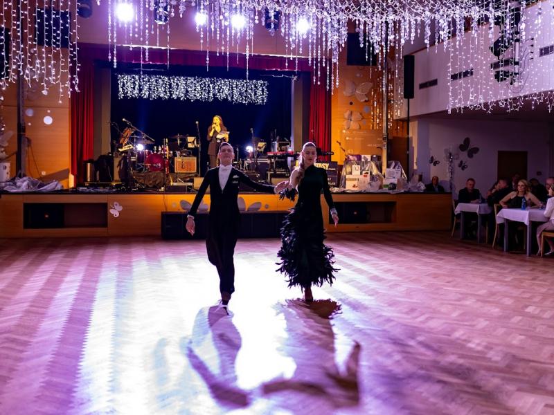 News - Traditionelles Ballvergnügen im Rhythmus der Räder